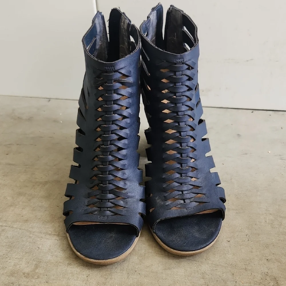 Indigo Rd Blue block Heeled Sandals with Faux Leather Cutout Design Womens 10 - Picture 3 of 8